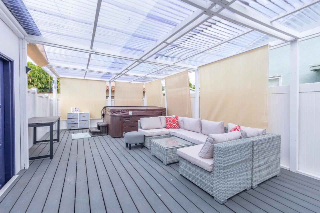 Luxury Villa With Hot Tub! Walk To Beach & Bars ロングビーチ エクステリア 写真